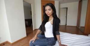 Shemale in Jeans Pics